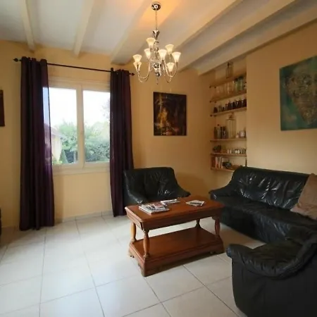 Дом отдыха House Les Vieux Cedres