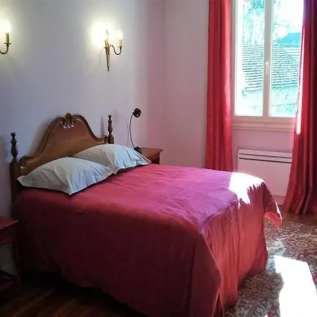 House Les Vieux Cedres Дом отдыха