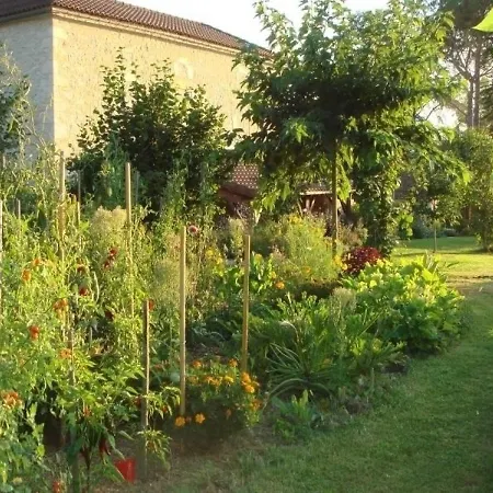House Les Vieux Cedres Дом отдыха
