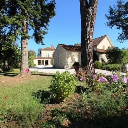 House Les Vieux Cedres Дом отдыха