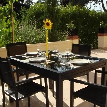 House Les Vieux Cedres Дом отдыха *