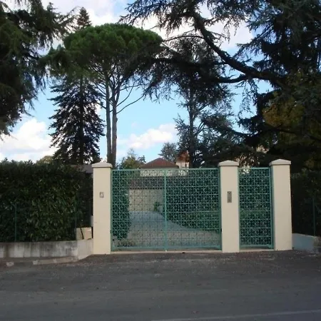 Дом отдыха House Les Vieux Cedres Prayssac